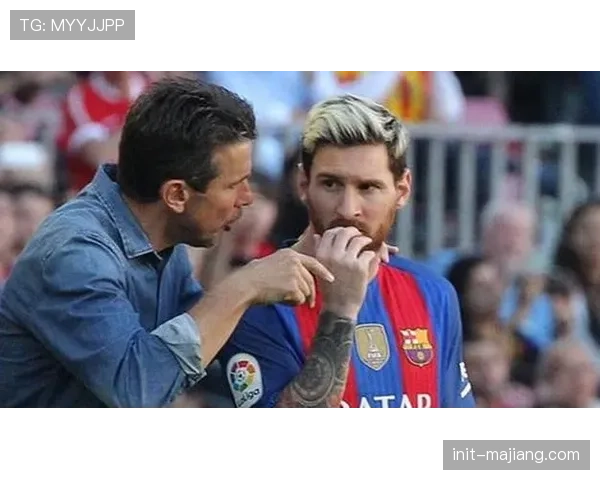 告别欧冠?赛后梅西与C罗在球员通道长时间拥抱交谈 告别欧冠?赛后梅西与C罗在球员通道长时间拥抱交谈